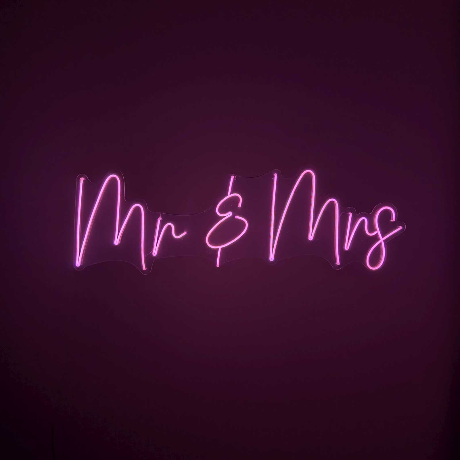 "Mr & Mrs" Neon Sign